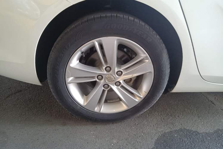 Used Buick Regal 2017 20T Luxury Model Right Rear Wheel Hub