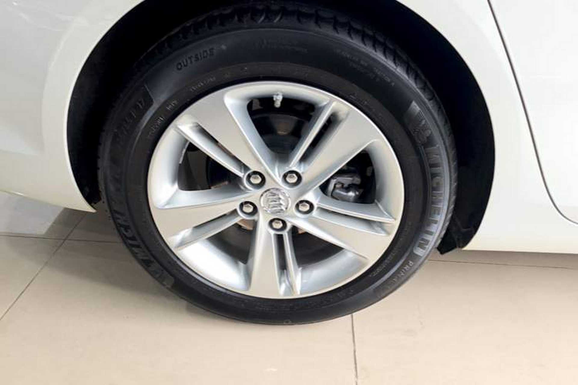 Used Buick Regal 2017 20T Prestige Model Right Rear Wheel Hub