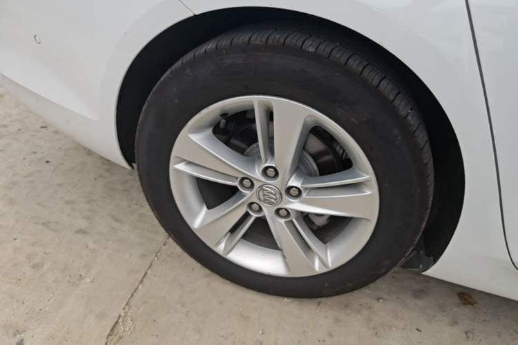 Used Buick Regal 2017 20T Prestige Model Right Rear Wheel Hub