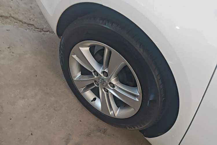 Used Buick Regal 2017 20T Elite Edition Right Rear Wheel Hub