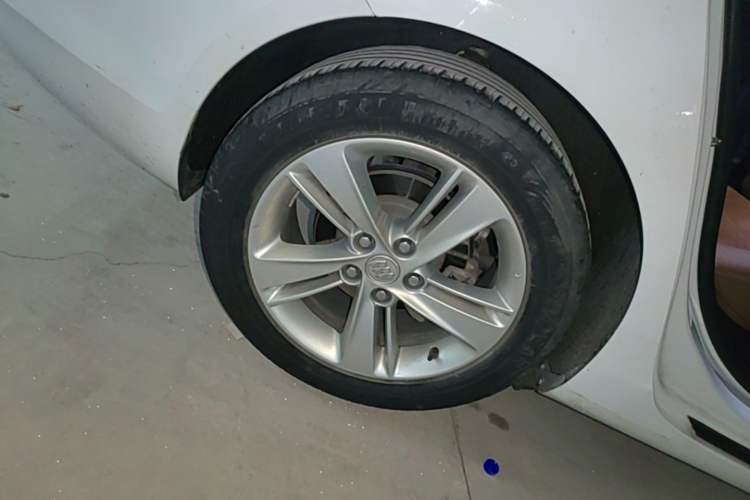 Used Buick Regal 2017 20T Prestige Model Right Rear Wheel Hub