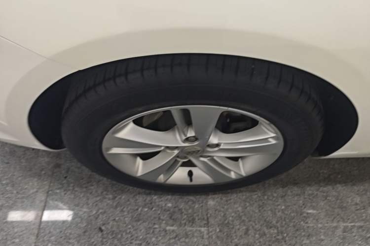 Used Buick Regal 2017 20T Elite Edition Right Rear Wheel Hub