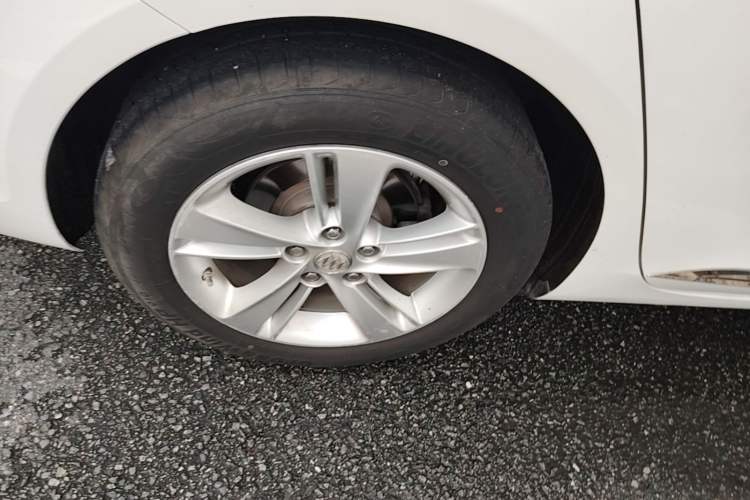 Used Buick Regal 2017 20T Elite Edition Right Rear Wheel Hub