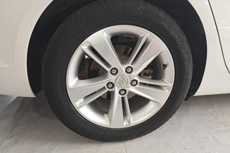 Used Buick Regal 2017 20T Luxury Model Right Rear Wheel Hub