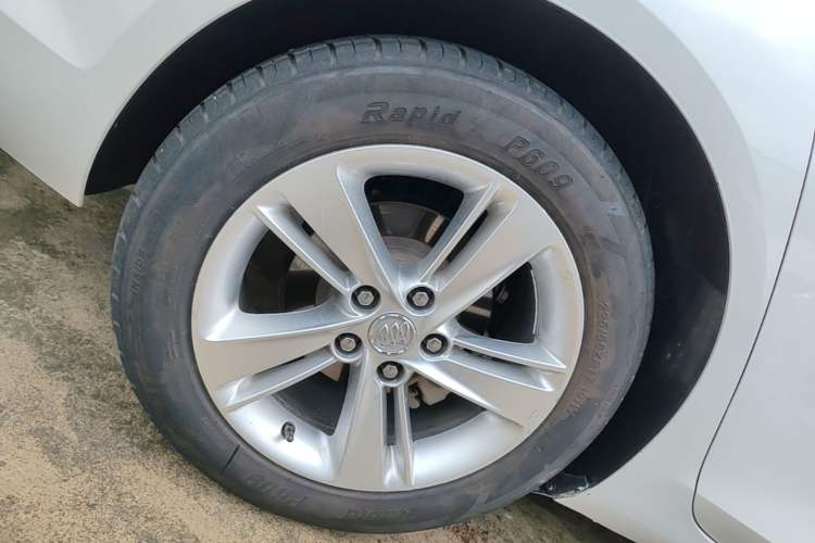 Used Buick Regal 2017 20T Elite Edition Right Rear Wheel Hub