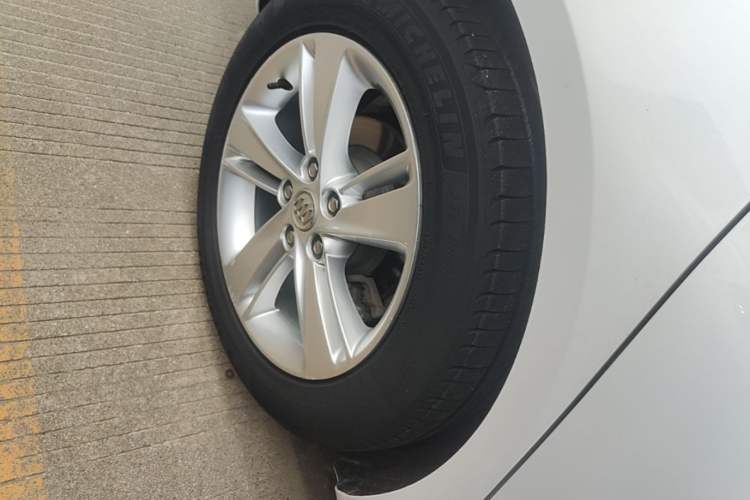 Used Buick Regal 2017 20T Elite Edition Right Rear Wheel Hub