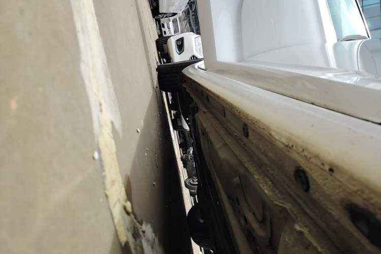 Used Buick Regal 2017 20T Luxury Model Right Side Sill