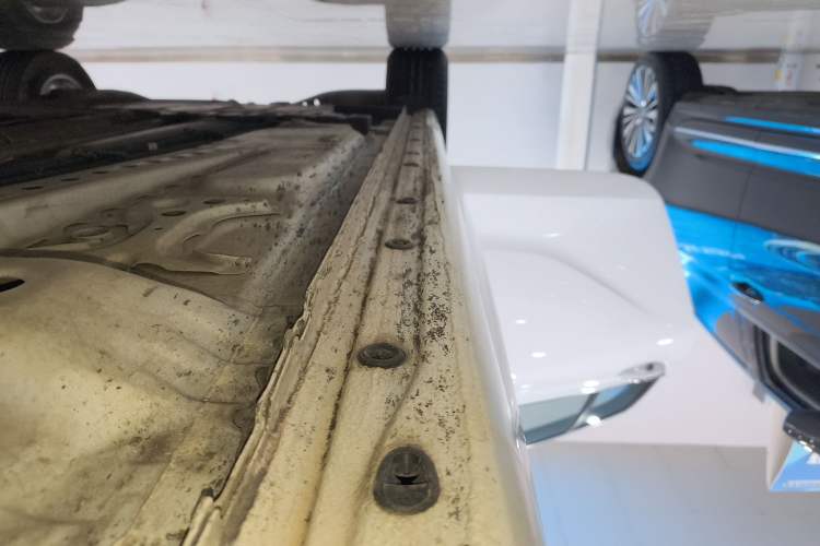 Used Buick Regal 2017 20T Elite Edition Right Side Sill