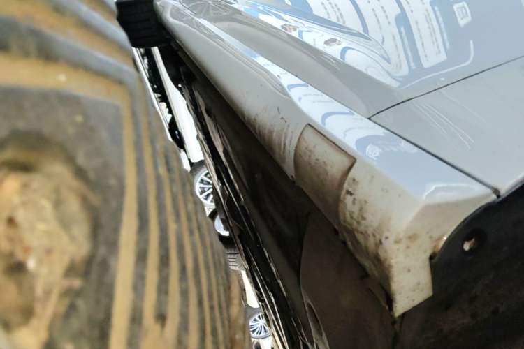Used Buick Regal 2017 GS 28T Luxury Model Right Side Sill