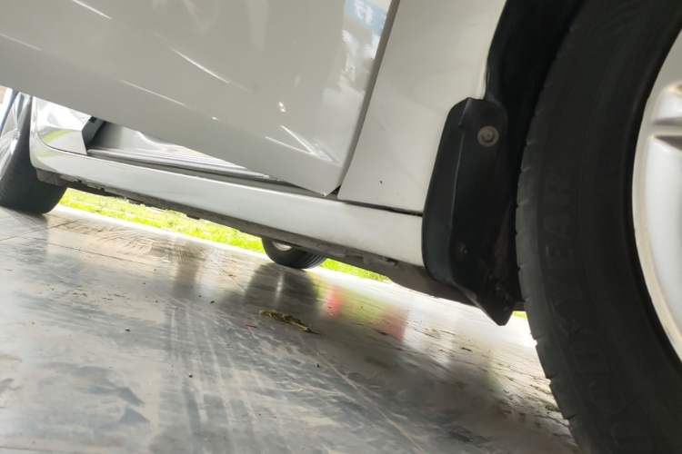 Used Buick Regal 2017 20T Elite Edition Right Side Sill