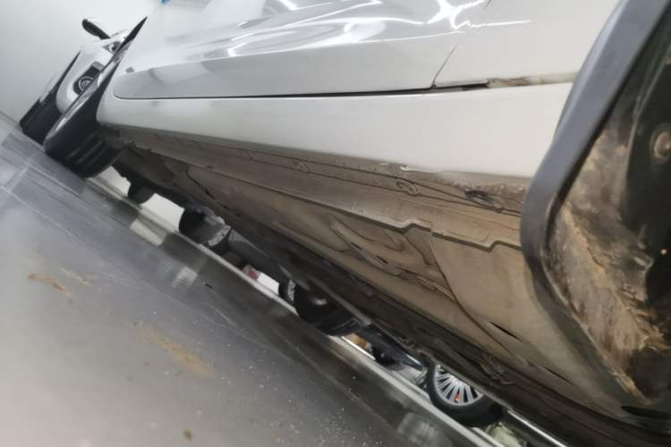 Used Buick Regal 2017 20T Elite Edition Right Side Sill