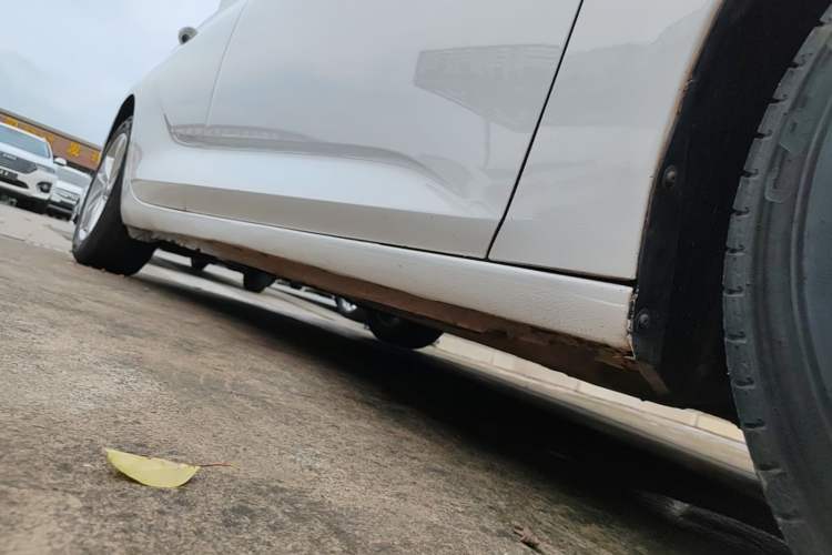 Used Buick Regal 2017 20T Elite Edition Right Side Sill