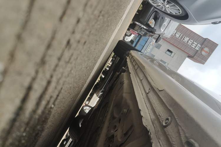 Used Buick Regal 2017 20T Elite Edition Right Side Sill