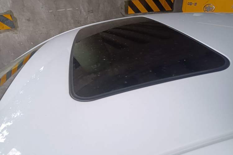 Used Buick Regal 2017 20T Luxury Model Roof