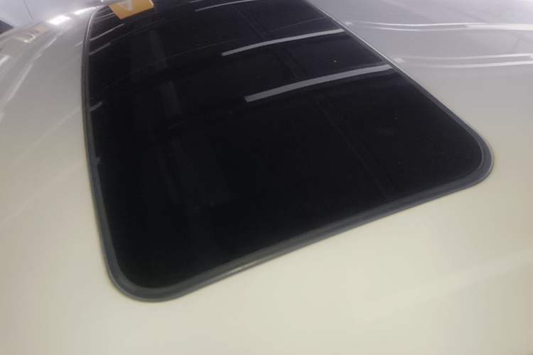 Used Buick Regal 2017 20T Luxury Model Roof