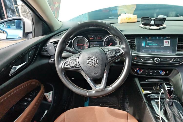 Used Buick Regal 2017 20T Luxury Model Steering Wheel