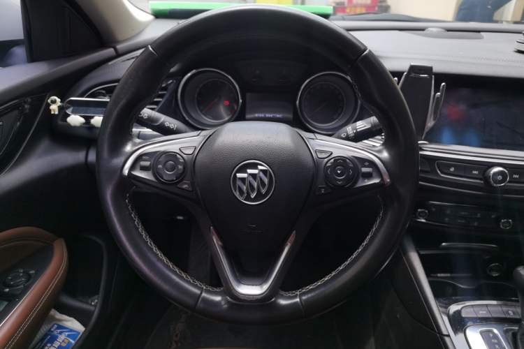 Used Buick Regal 2017 20T Luxury Model Steering Wheel