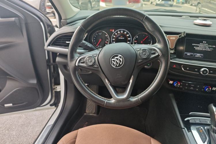 Used Buick Regal 2017 28T Luxury Edition Steering Wheel