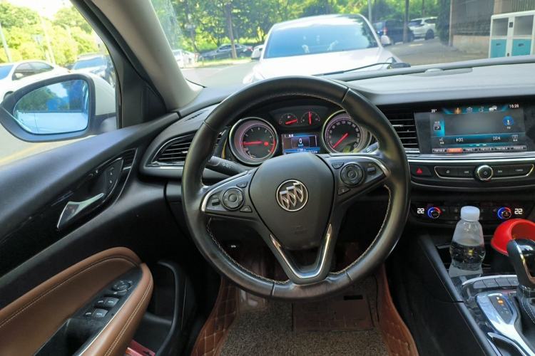 Used Buick Regal 2017 20T Luxury Model Steering Wheel