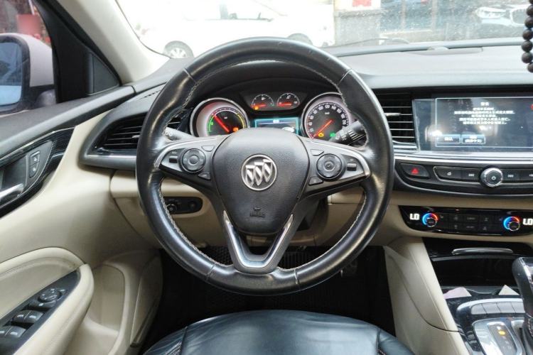 Used Buick Regal 2017 30H Luxury Version Steering Wheel