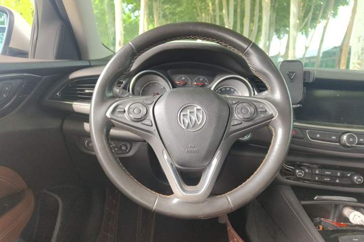 Used Buick Regal 2017 20T Elite Edition Steering Wheel