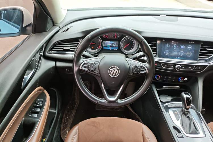 Used Buick Regal 2017 20T Elite Edition Steering Wheel