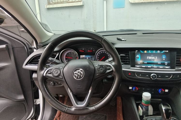 Used Buick Regal 2017 20T Elite Edition Steering Wheel