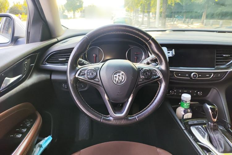 Used Buick Regal 2017 28T Luxury Edition Steering Wheel