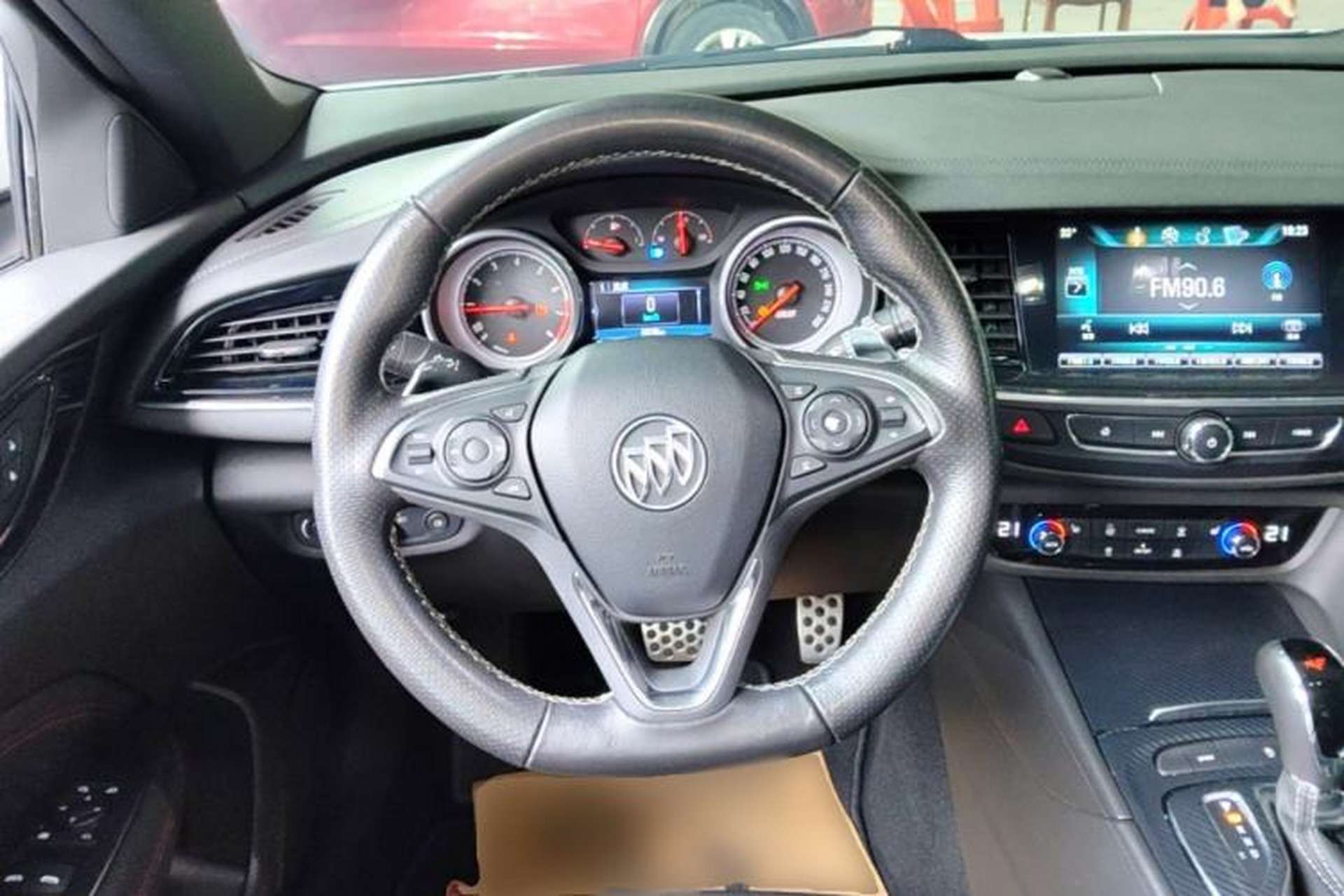 Used Buick Regal 2017 GS 28T Luxury Model Steering Wheel