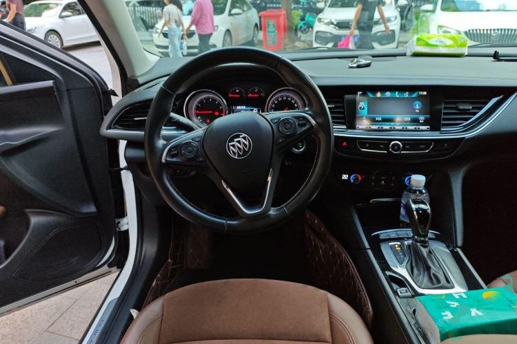 Used Buick Regal 2017 20T Elite Edition Steering Wheel