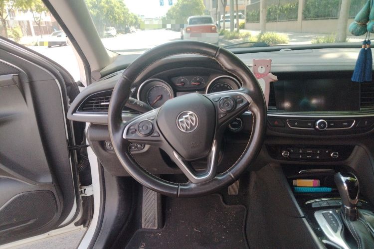 Used Buick Regal 2017 20T Elite Edition Steering Wheel