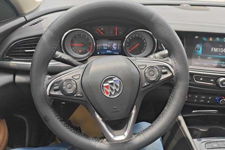 Used Buick Regal 2017 20T Elite Edition Steering Wheel