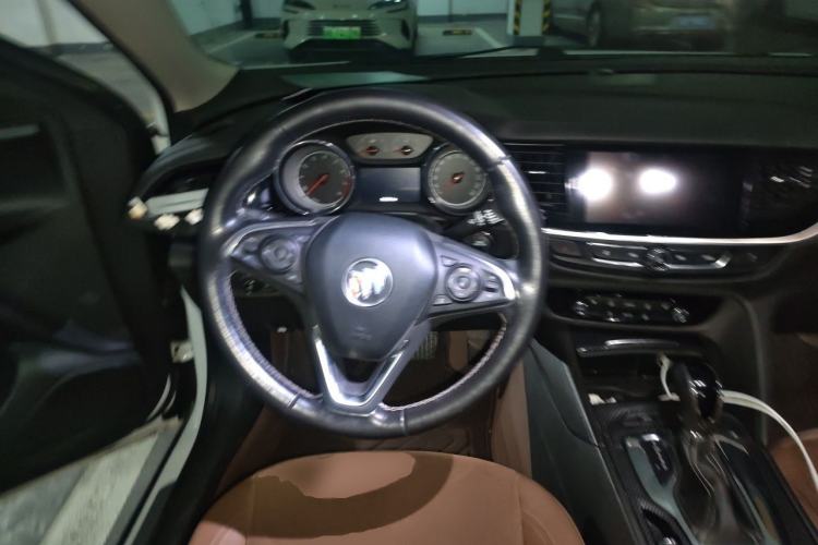Used Buick Regal 2017 20T Elite Edition Steering Wheel