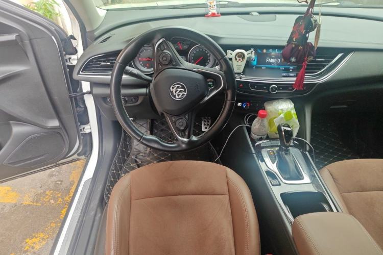 Used Buick Regal 2017 20T Luxury Model Steering Wheel