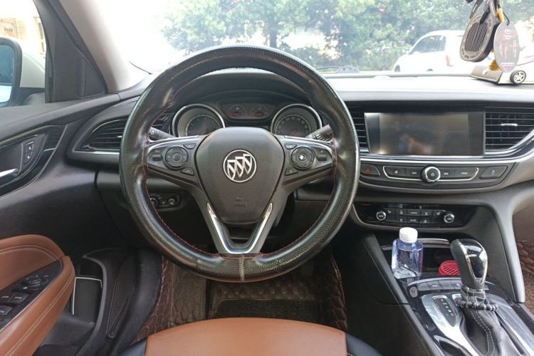 Used Buick Regal 2017 20T Elite Edition Steering Wheel