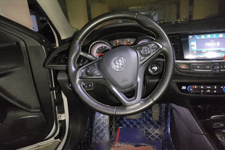 Used Buick Regal 2017 20T Luxury Model Steering Wheel
