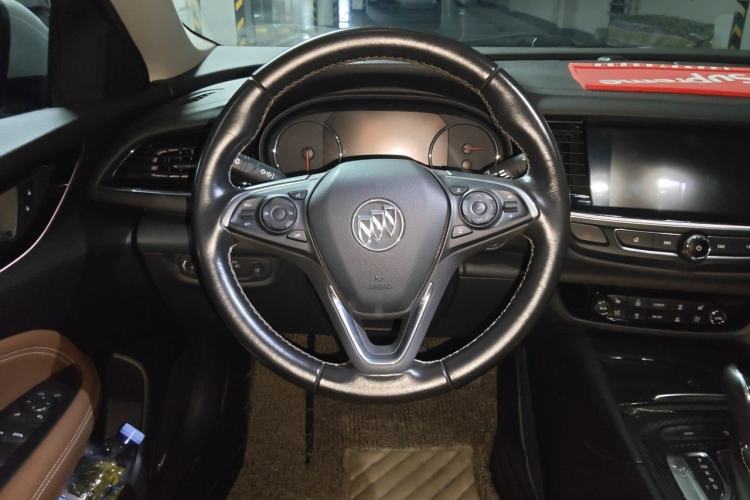 Used Buick Regal 2017 28T Luxury Edition Steering Wheel