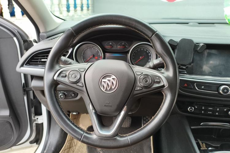 Used Buick Regal 2017 20T Luxury Model Steering Wheel