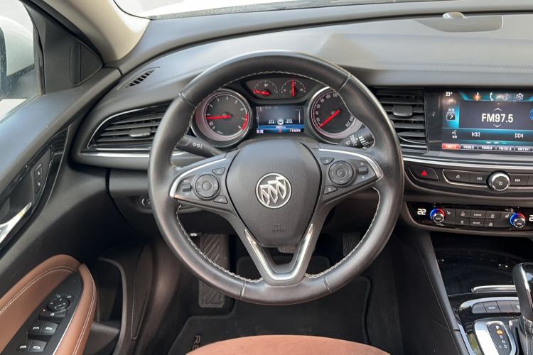 Used Buick Regal 2017 20T Luxury Model Steering Wheel