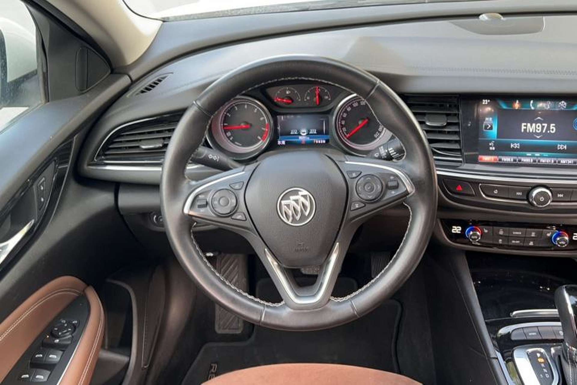 Used Buick Regal 2017 20T Luxury Model Steering Wheel