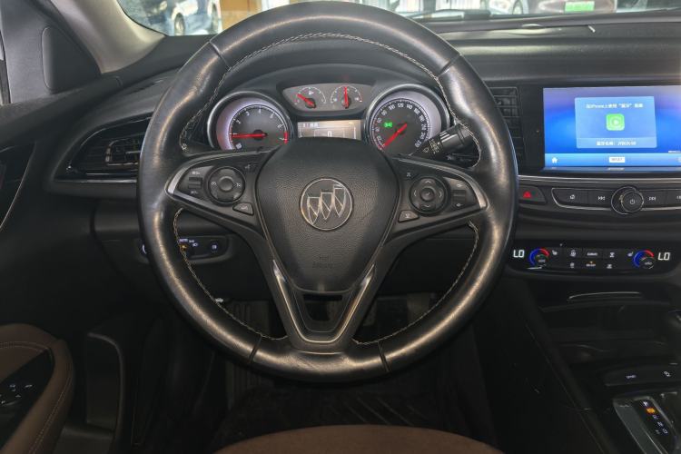 Used Buick Regal 2017 20T Luxury Model Steering Wheel