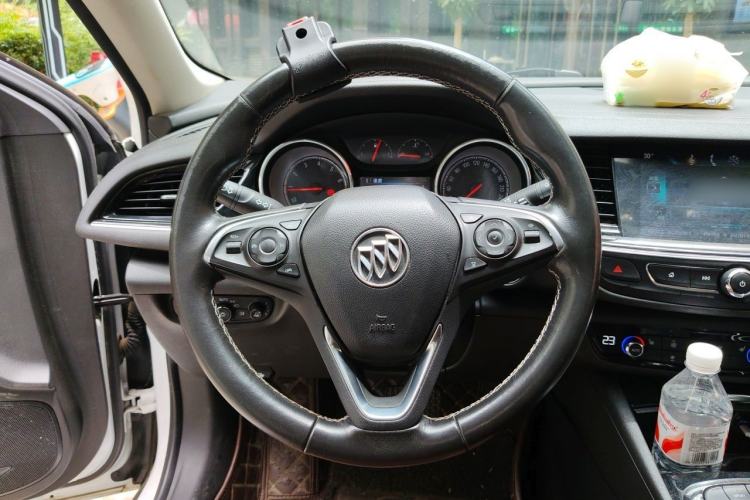 Used Buick Regal 2017 20T Elite Edition Steering Wheel