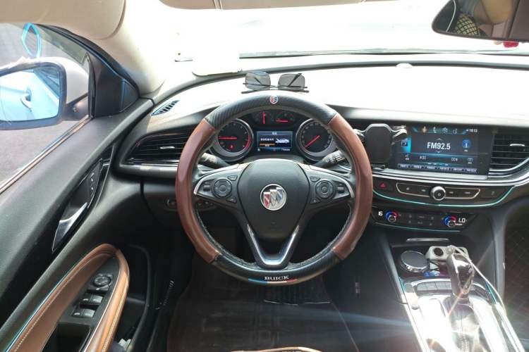 Used Buick Regal 2017 20T Elite Edition Steering Wheel