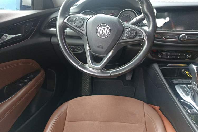 Used Buick Regal 2017 20T Elite Edition Steering Wheel