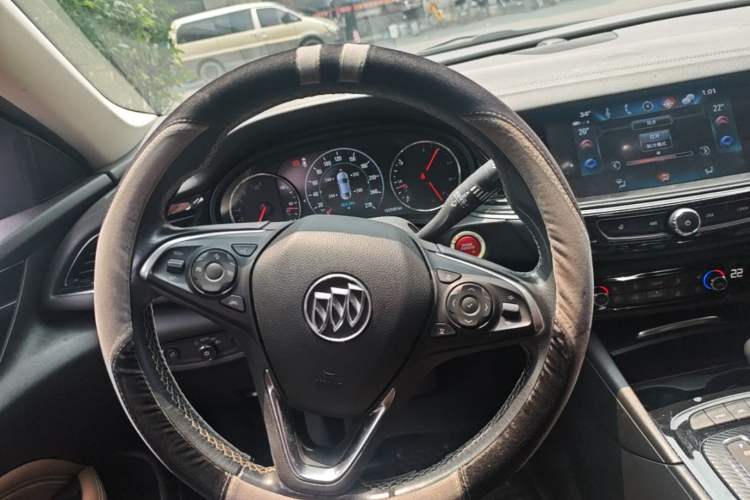 Used Buick Regal 2017 20T Prestige Model Steering Wheel