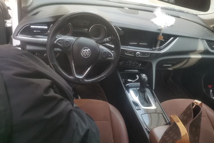 Used Buick Regal 2017 20T Elite Edition Steering Wheel