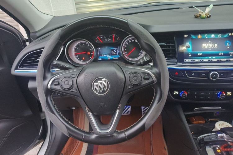Used Buick Regal 2017 20T Luxury Model Steering Wheel
