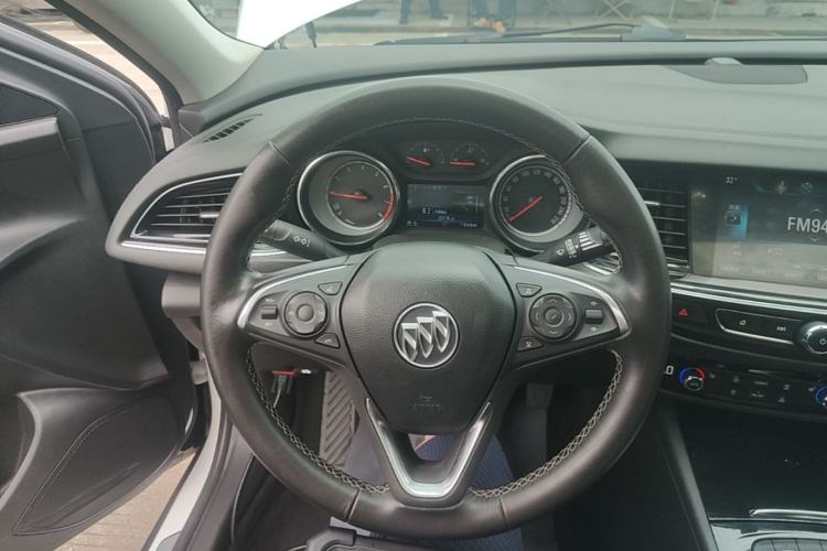 Used Buick Regal 2017 20T Elite Edition Steering Wheel