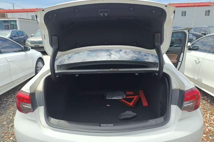 Used Buick Regal 2017 20T Elite Edition Trunk