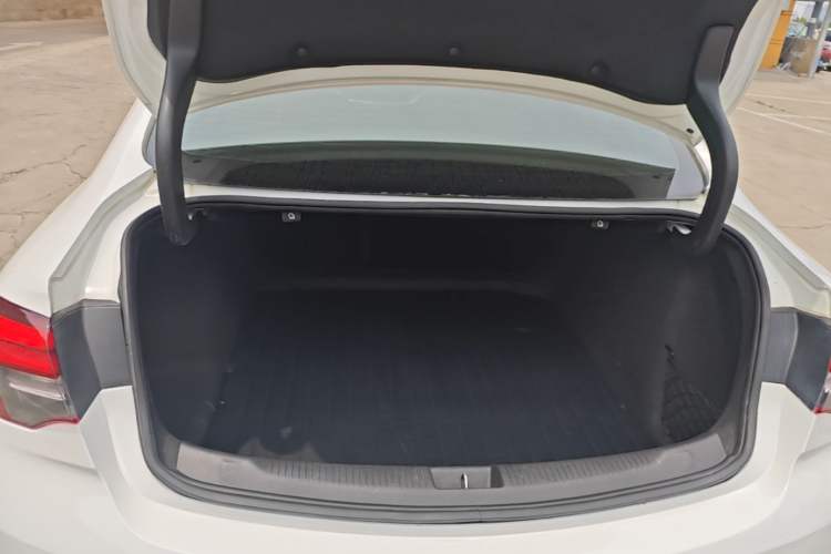 Used Buick Regal 2017 20T Elite Edition Trunk